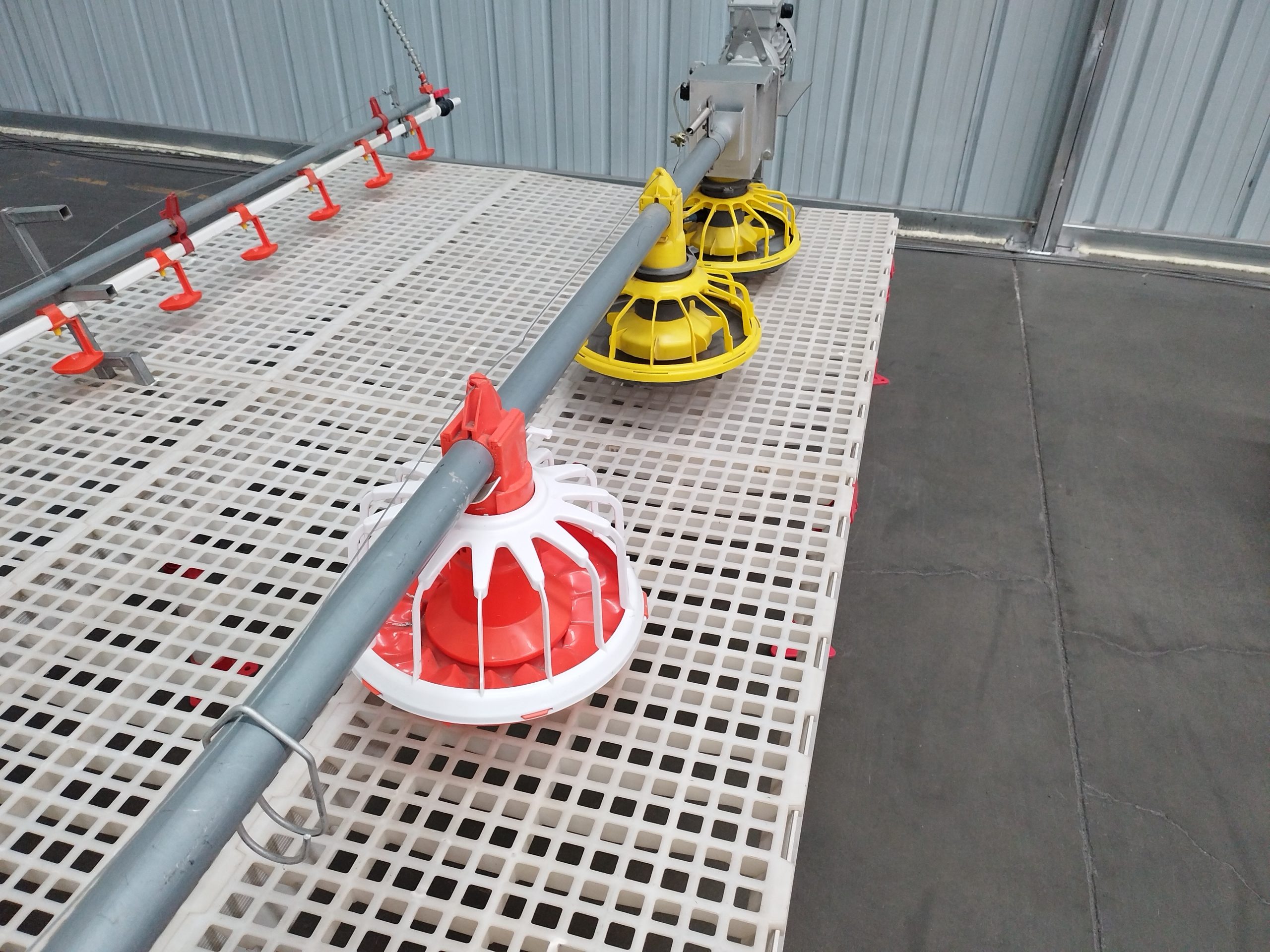 the floor chain feeding system the floor chain feeding system