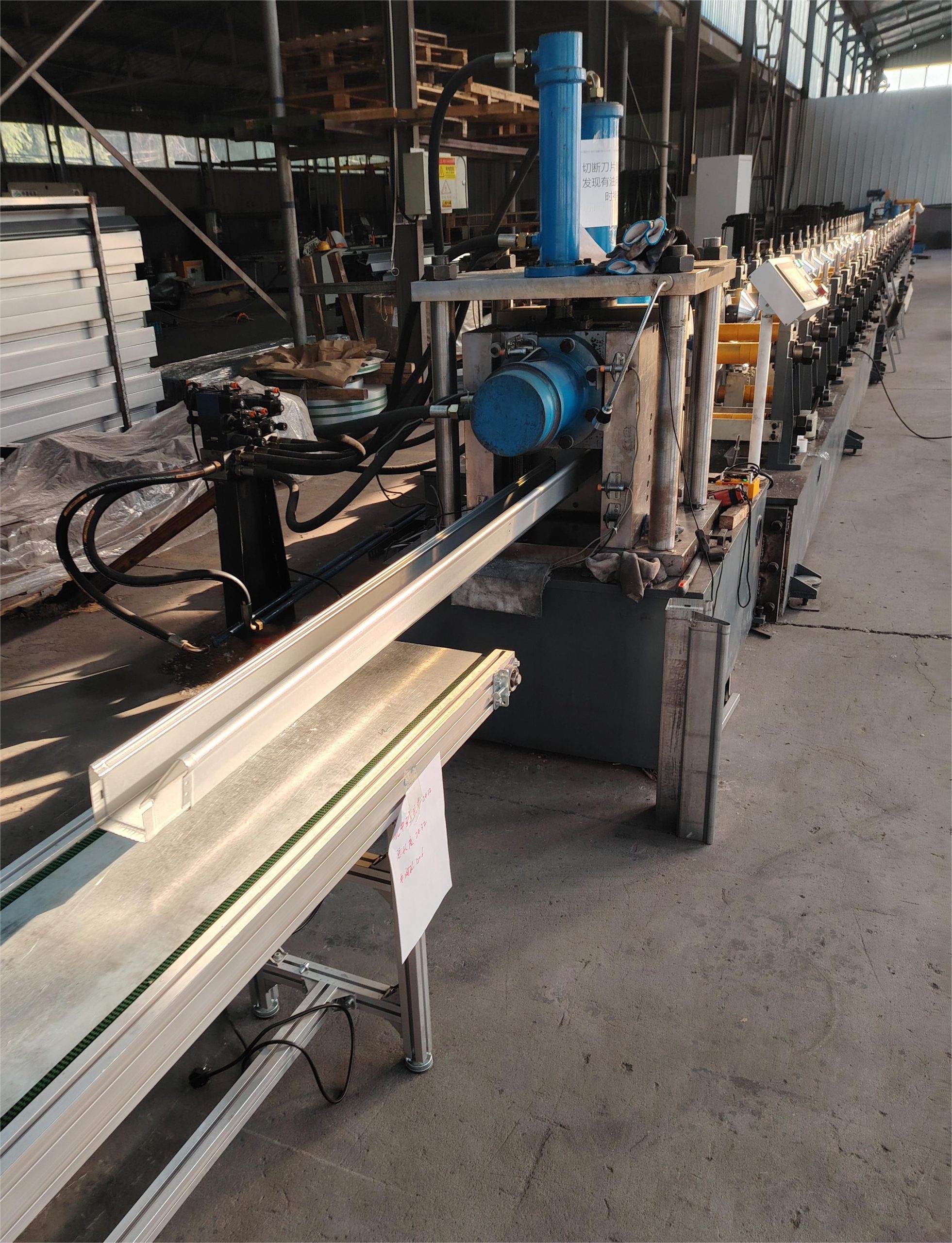 chain feeding trough chain feeding trough